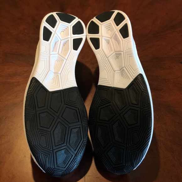 Nike Zoom Fly Flyknit Running Shoes - Picture 6 of 6